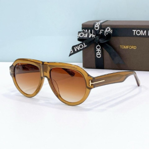 Tom Ford in Blonde Havana or Brown Gradient Sunglasses