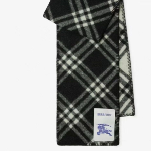 Burberry Checkered Wool Stole in Black and White