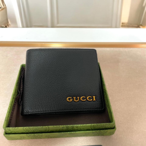 Gucci bi-Fold Wallet in Black Grained Leather with Gold Tone Logo