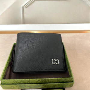 Gucci Black Leather Wallet with a Silver GG Logo Emblem
