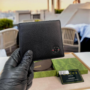 Gucci Black Bi-Fold Wallet with Interlocking G logo and Striped Detailing