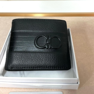Salvatore Ferragamo bi-Fold Wallet in Black Textured Leather