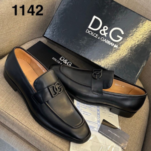 Dolce & Gabbana Loafers in Black Leather