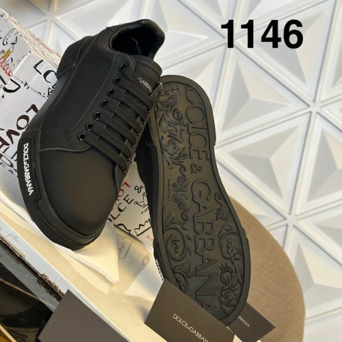 Dolce & Gabbana Sneakers in all Black