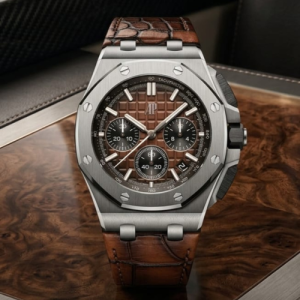 Audemars Piguet Royal Oak Off Shore Self Winding Chronograph 43 Swiss ETA